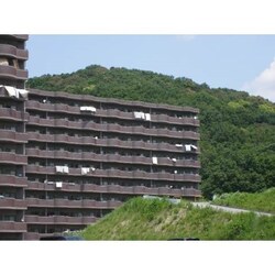 天神山マンション ２号館の物件外観写真